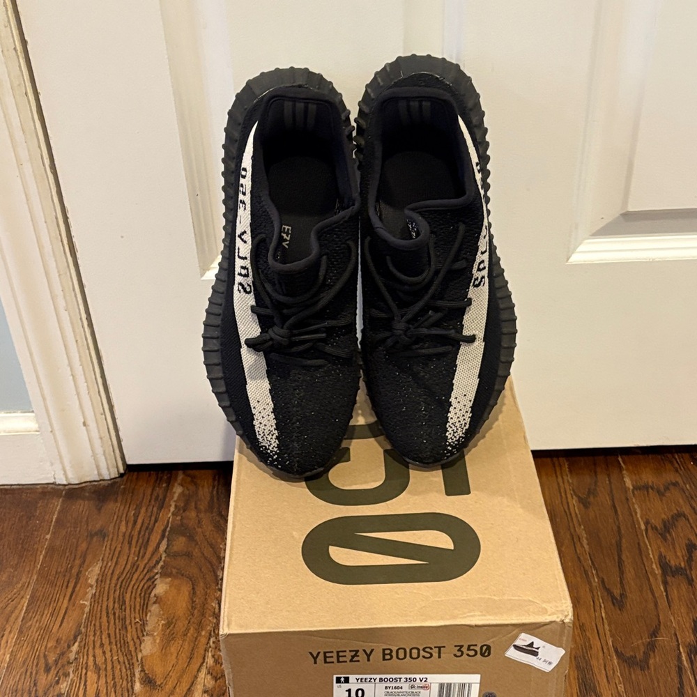 Adidas Black and White Yeezy Boost 350 V2 - Picture 5 of 6